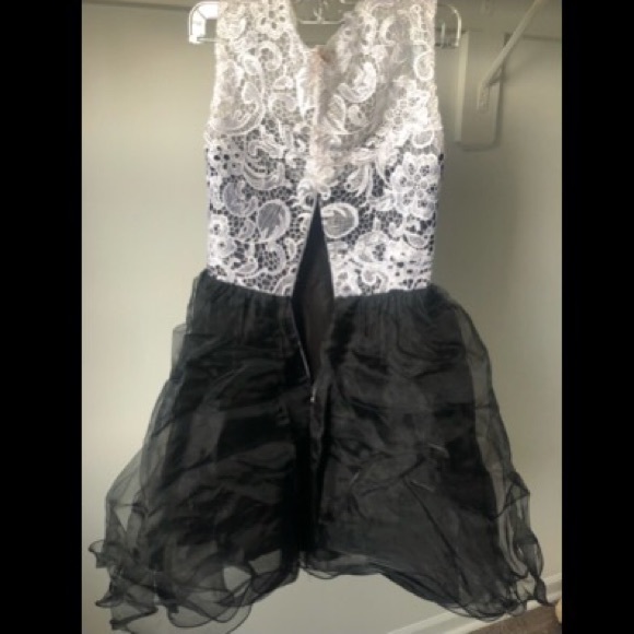 Dress - Picture 2 of 3